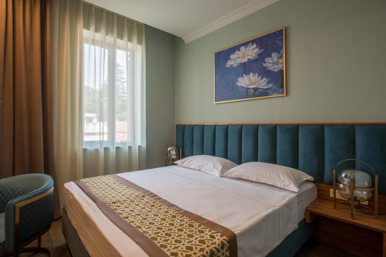 Grand Opera Hotel Кутаиси Екстериор снимка