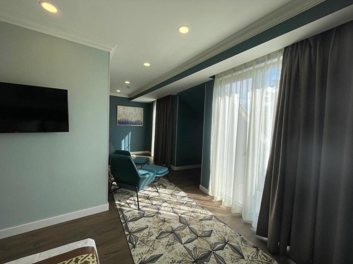 Grand Opera Hotel Кутаиси Екстериор снимка