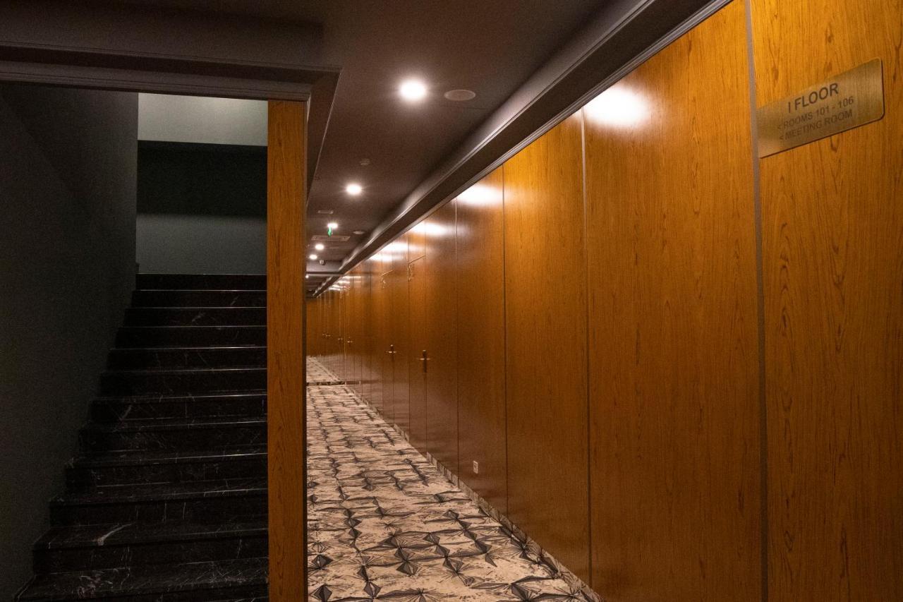 Grand Opera Hotel Кутаиси Екстериор снимка