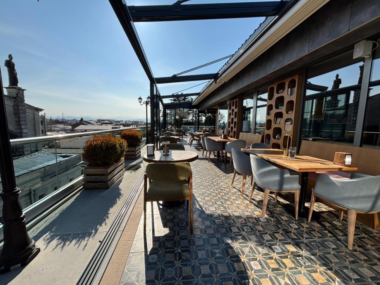 Grand Opera Hotel Кутаиси Екстериор снимка